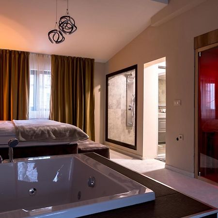 Cappo Suites Veliko Turnovo Bagian luar foto
