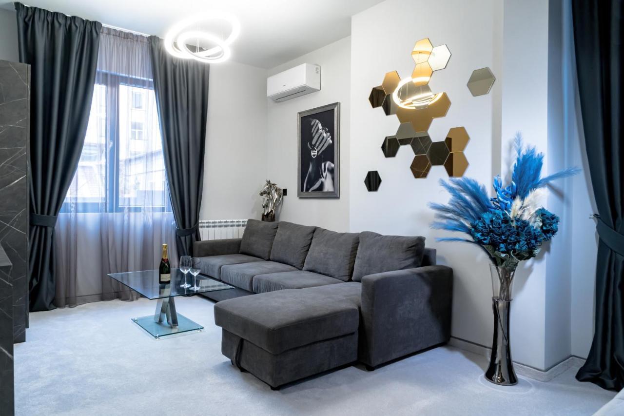 Cappo Suites Veliko Turnovo Bagian luar foto